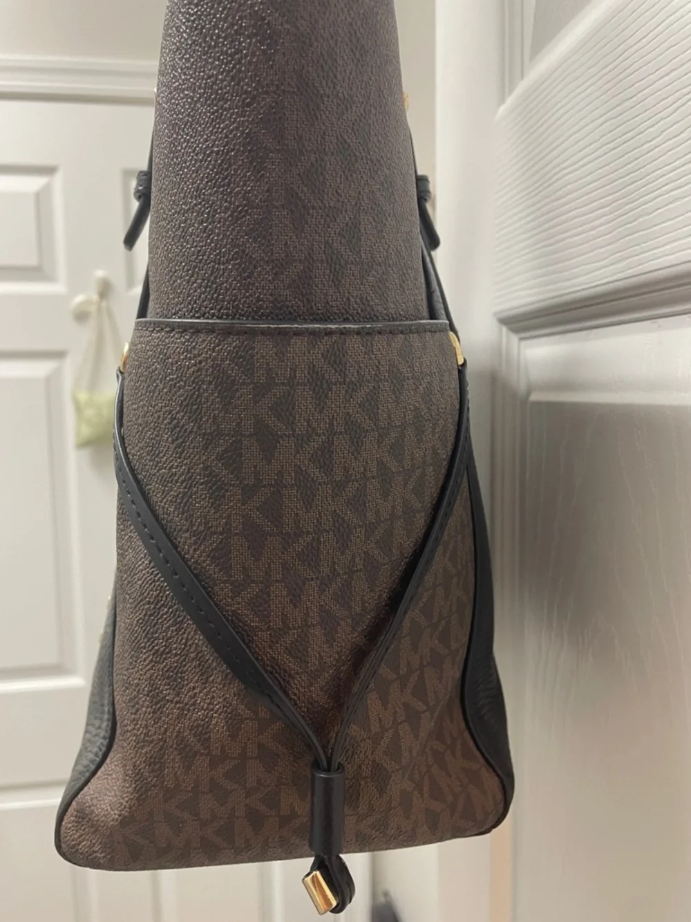 Michael Kors Black & Leopard-Print Studded Tote - Picture 4 of 13